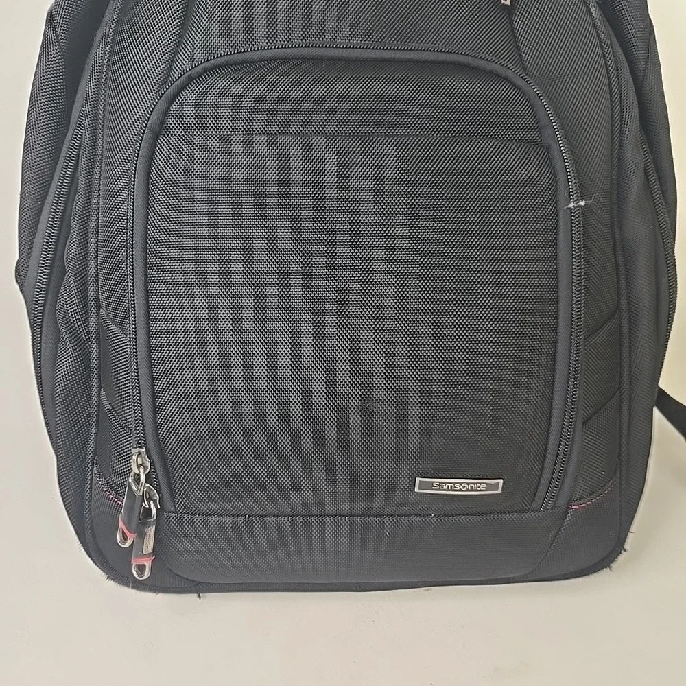 Samsonite Black‎ Laptop Bag Backpack Perfect Fit TSA Friendly EUC